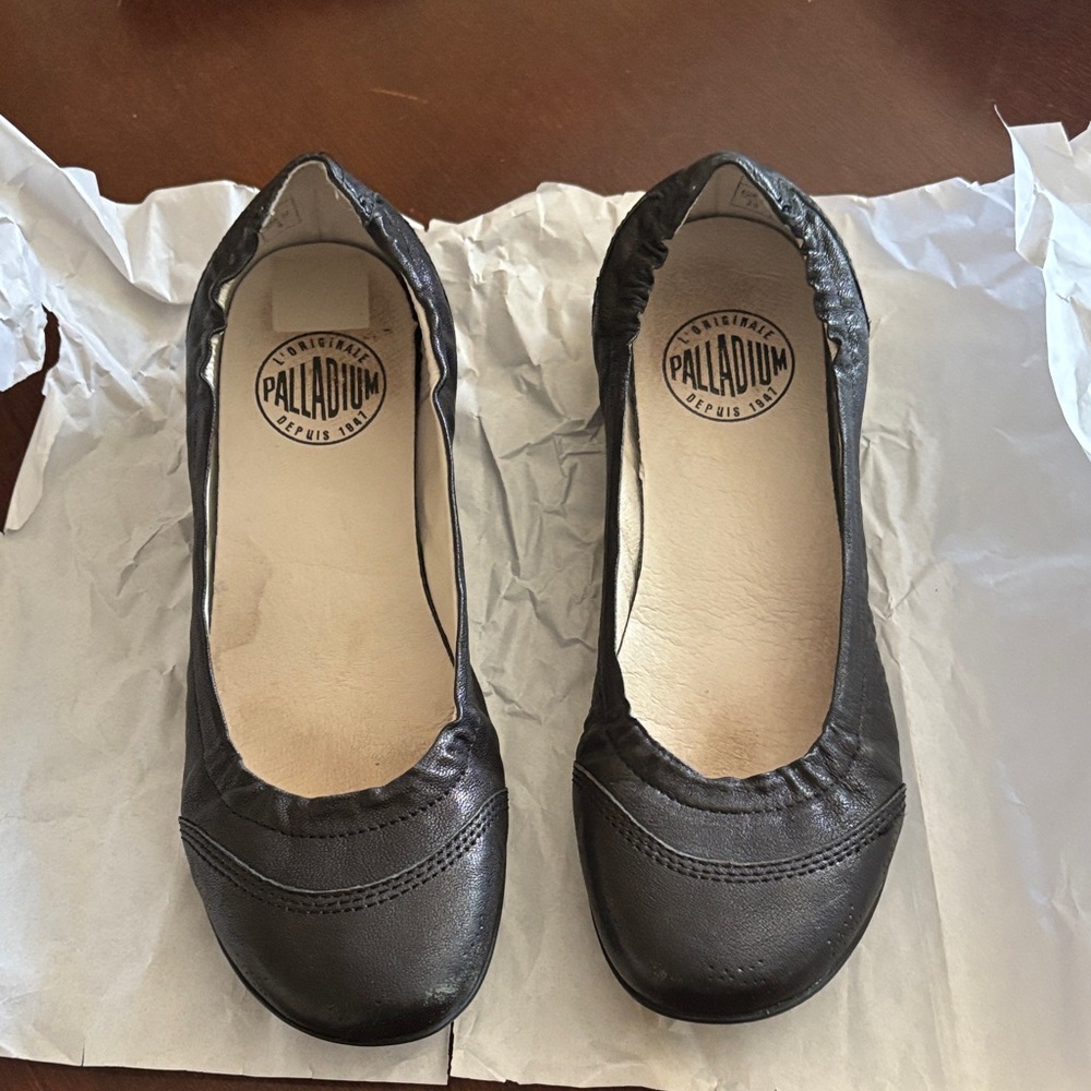 Palladium Women's Black Leather Flats